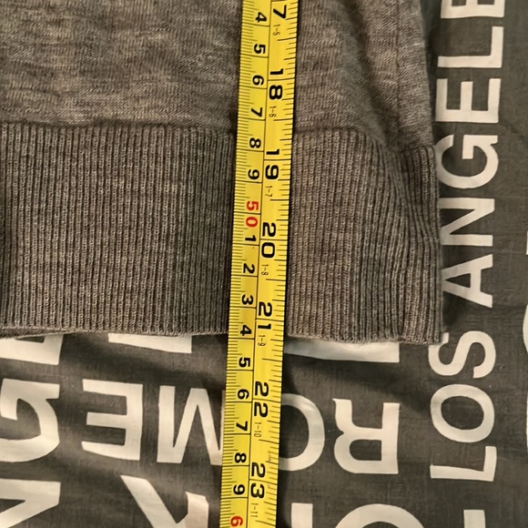 Luxe 100% cashmere fitted cardigan - Picture 7 of 11